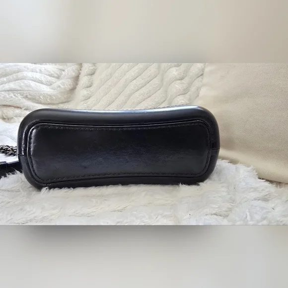 Chanel Gabrielle Small Hobo Bag Beige Black Quilted Calfskin | Two-Tone Chain - Picture 5 of 14